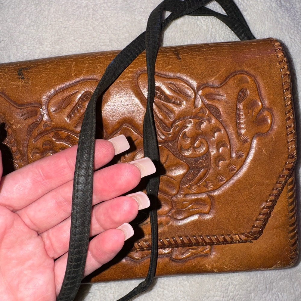 Vintage Brown Leather Embossed Bag - Picture 2 of 5